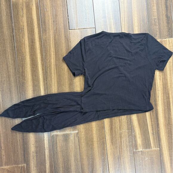 Lulu's Black Wrap Crop Blouse with Tie Front, V Neck, Short Sleeves, Ribbed y2k - Picture 8 of 10